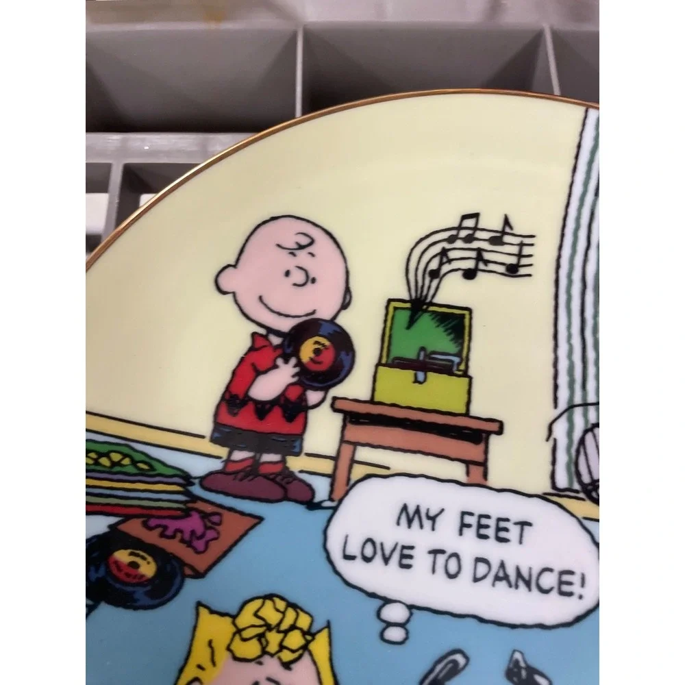 Danbury Mint‎ Peanuts Magical Moments The Beagle Beat! Plate